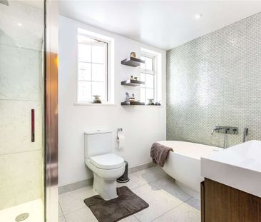 A beautifully presented five bedroom house located close to Richmon... - Photo 6