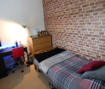 3 bedroom semi-detached house to rent - Photo 6