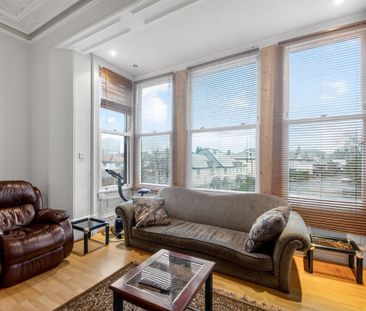 2 bedroom Flat To Let - Photo 1