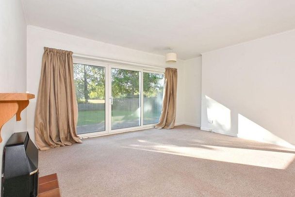 3 bedroom bungalow to rent - Photo 1