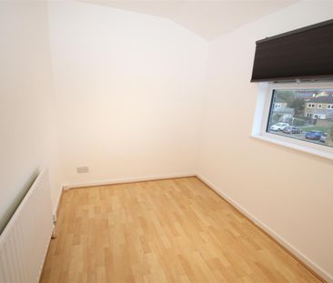 3 bedroom Semi-Detached House to let - Photo 4