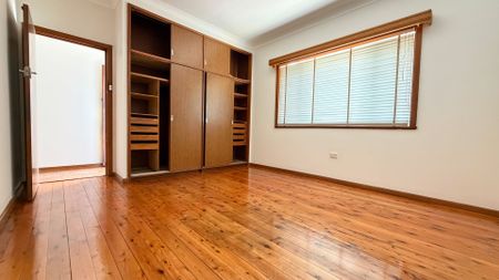 SPACIOUS HOME - Photo 5