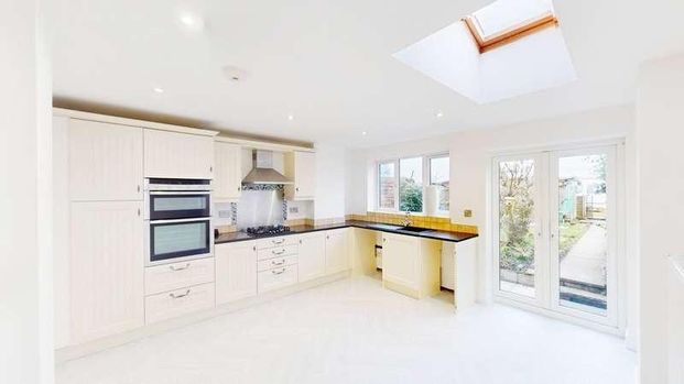 Chorley Road, Westhoughton, BL5 - Photo 1