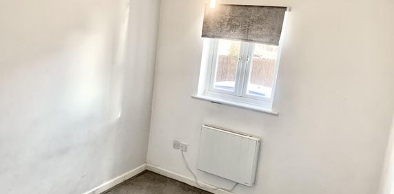Mortons Court, March - Photo 2