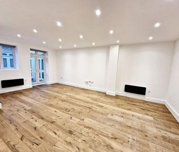 3 bedroom flat to rent - Photo 2