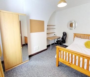 1 bedroom in a house share to rent - Photo 5