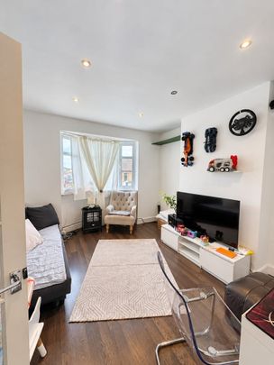 2 Bed Flat, Sydney Road, N10 - Photo 1