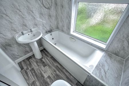 2 bedroom terraced house to rent - Photo 2