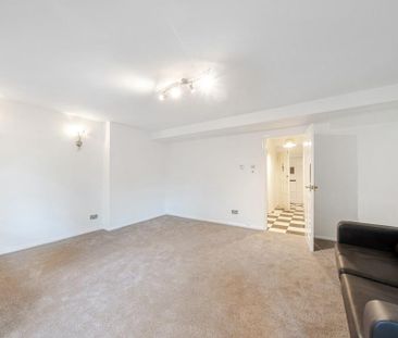 3 bedroom flat to rent - Photo 2