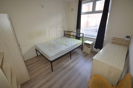 4 bedroom terraced house to rent - Photo 2