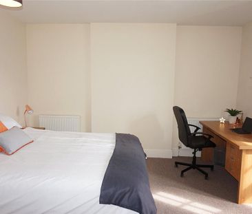 4 bedroom terraced house to rent - Photo 4