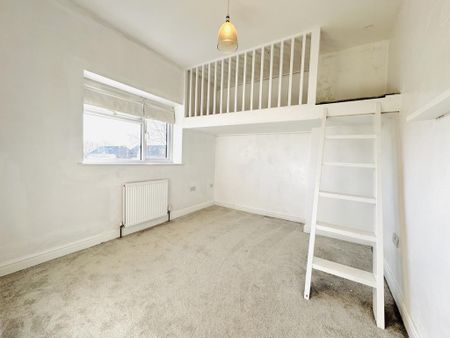 3 bedroom semi-detached house to rent - Photo 3