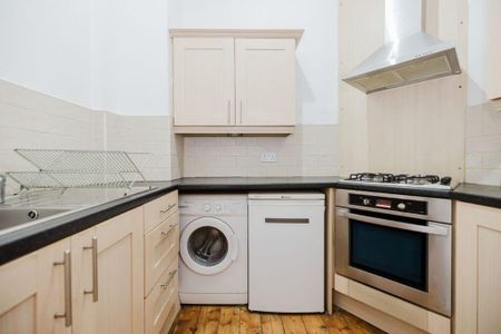 2 bedroom flat to rent - Photo 4