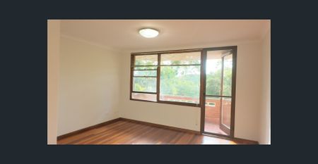 Newly renovated 2-bedroom apartment - Photo 5