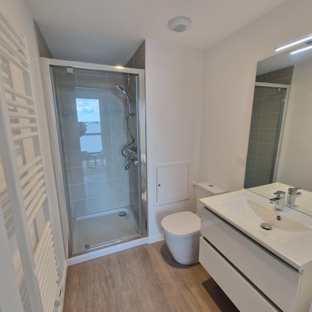 Location Appartement 1 pièce 26m² LA ROCHE SUR YON 85000 - Photo 3