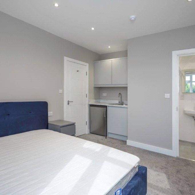 Goldhawk Road, Stamford Brook, London, W6 studio to rent - Photo 1