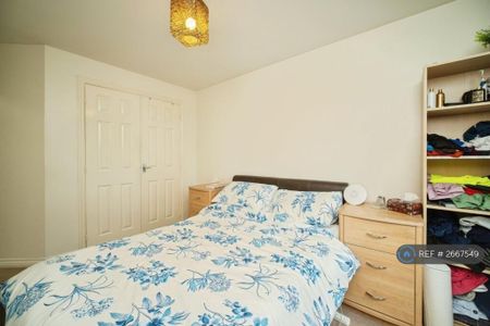 2 bedroom flat to rent - Photo 5