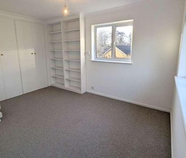 Woking, Surrey, GU21 - Photo 4