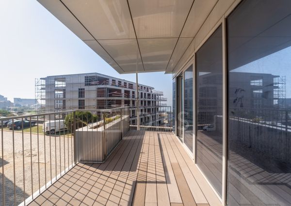Apartamento T3 com varanda, novo, com vista mar, em Vila Nova de Gaia