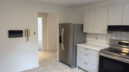 For Lease - 62 Elgin Mills Road, Richmond Hill, Ontario - Photo 2