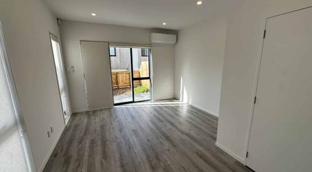 Modern Family Living in the Heart of Mount Wellington! - Photo 5