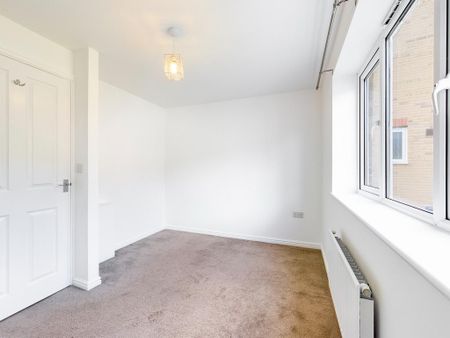 3 bedroom semi-detached house to rent - Photo 5