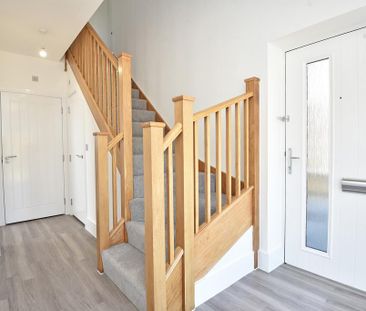 4 bedroom semi-detached house to rent - Photo 6