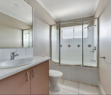 Spacious 3-Bedroom Unit with Resort-Style Facilities – Walk to Grif... - Photo 4