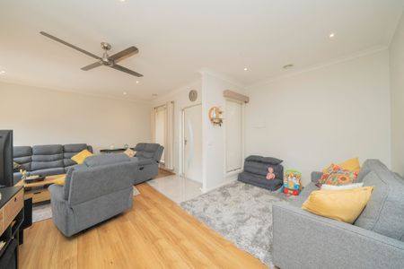 Charming home in Central Berwick - Photo 4