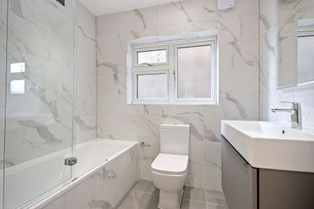 Medina Road, London, N7 - Photo 3