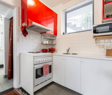 1/25 Foam Street, Elwood, VIC 3184 - Photo 3