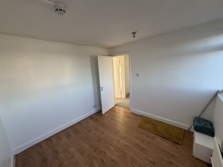 5 Bed Terraced House, Meopham Road, CR4 - Photo 3