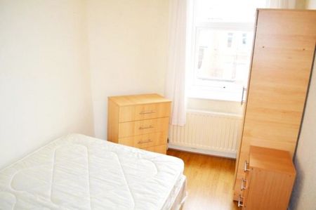 2 Bed - Simonside Terrace, Heaton - Photo 5