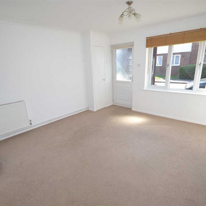 2 bedroom end of terrace house to rent - Photo 1