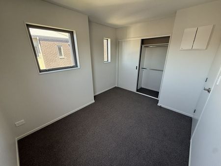 Modern 2-Bedroom Townhouse for Lease - Photo 4