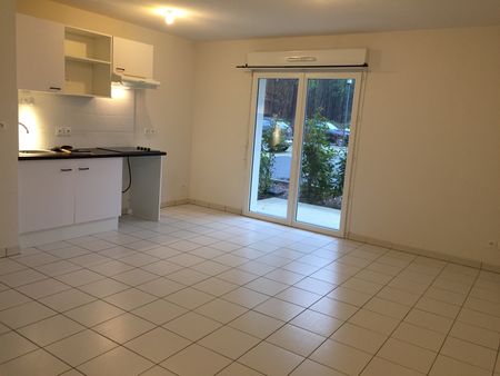 Location Appartement 3 pièces 58m² - Photo 3