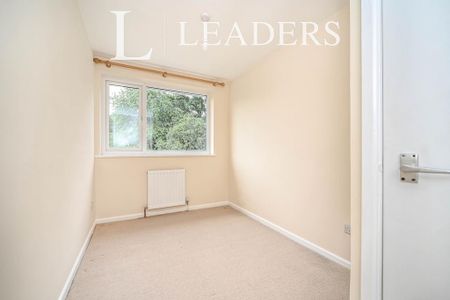 3 bedroom terraced house to rent - Photo 2