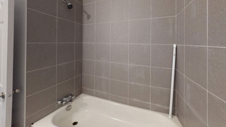 Three Bedroom Townhouse - Photo 2