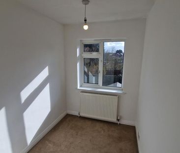 4 bedroom semi-detached house to rent - Photo 6