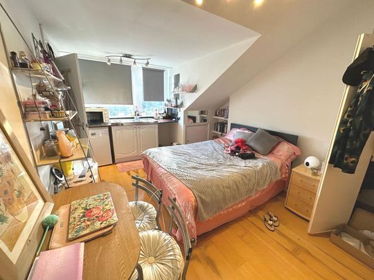 Studio to rent - Photo 1