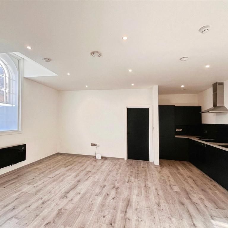 1 bedroom flat to rent - Photo 1