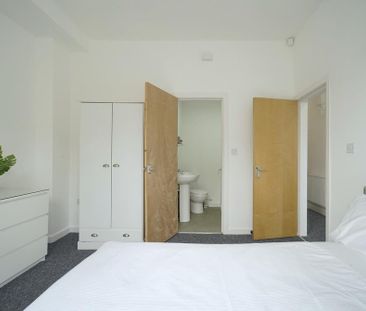 6 bedroom house to rent - Photo 2