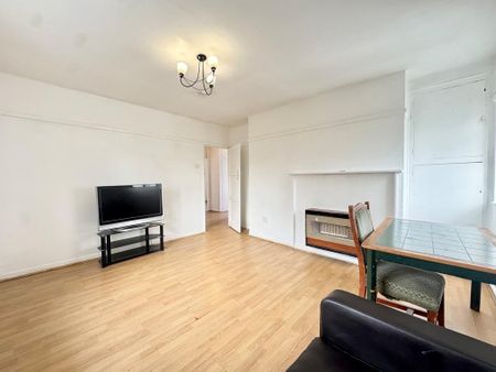 3 bedroom flat to rent - Photo 5