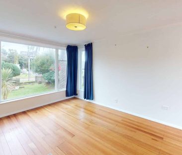 Raumati South - 3 Bedrooms - Photo 2
