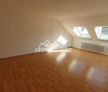 Helle Dachgeschosswohnung in Stuttgart-Hofen ab sofort frei, teilmö... - Photo 1