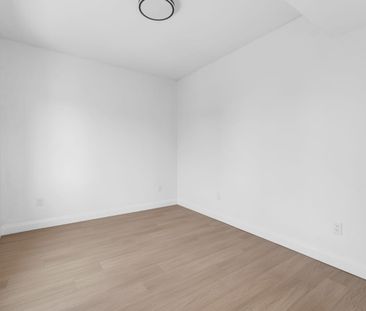368 Tweedsmuir Ave #301, Ottawa, ON K1Z 5N4, Canada - Photo 1