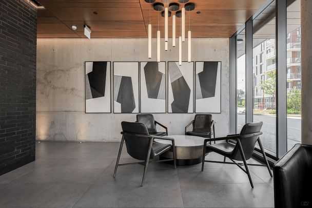 200 Boul. Marcel-Laurin, Montréal - Photo 1