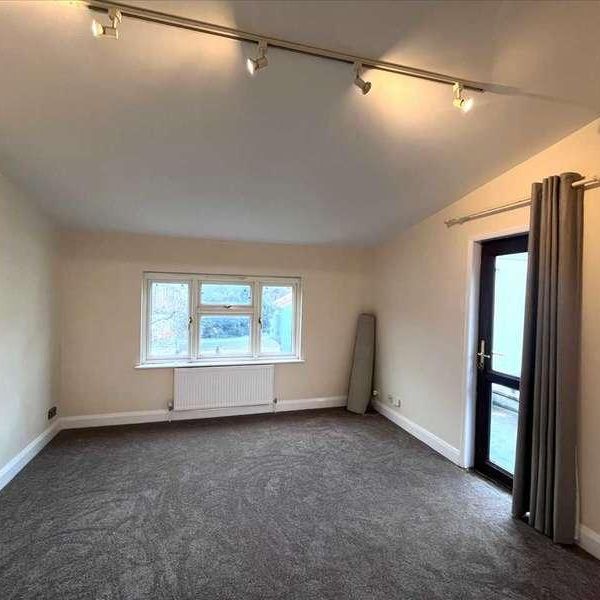 Westcliff On Sea, SS0 - Photo 1