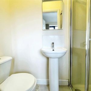 1 bedroom property to rent - Photo 2