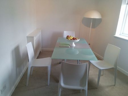 2 Bed Flat, Chiswick, W4 - Photo 2